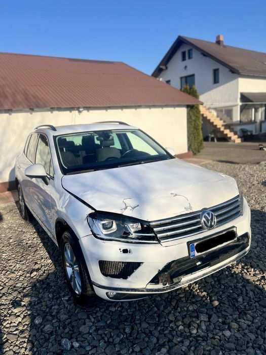 VW Touareg 4x4 diesel Pret FIX avariat, AVARIATE