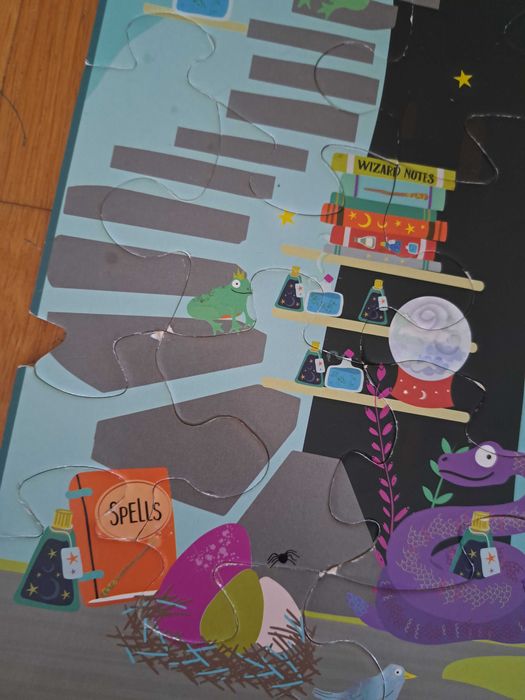 Робот Learning resources и няколко пъзела