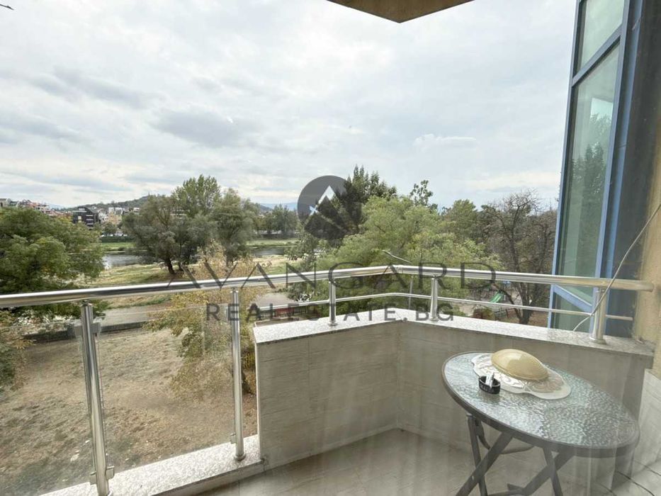 оф.24111 Луксозен тристаен/ Кършияка