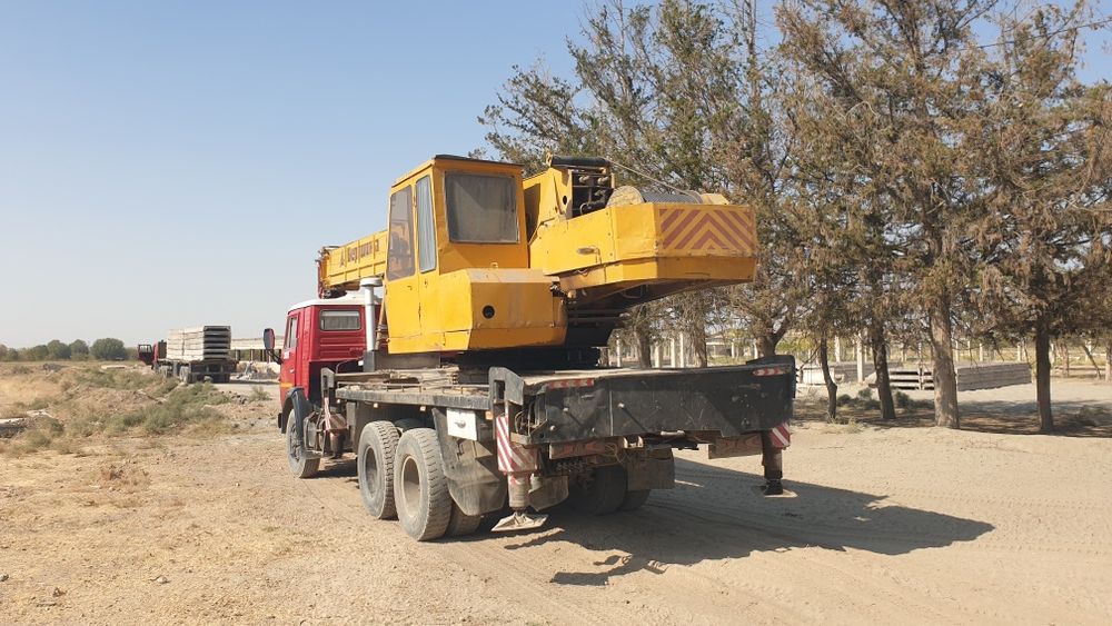 Avtokran Sotiladi 25 ton IVANOVIS