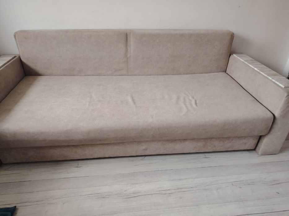 Диван в хорошем состоянии