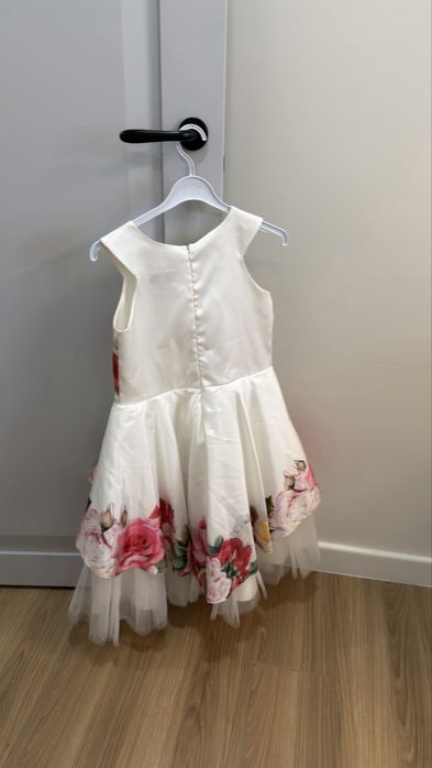 Все платья по 2000 тг