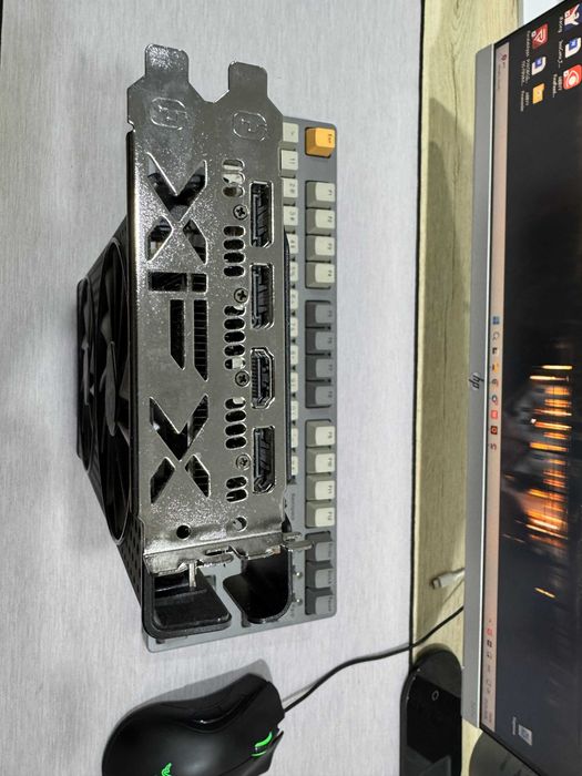 Продам видеокарту XFX RX 6600 XT 8GB