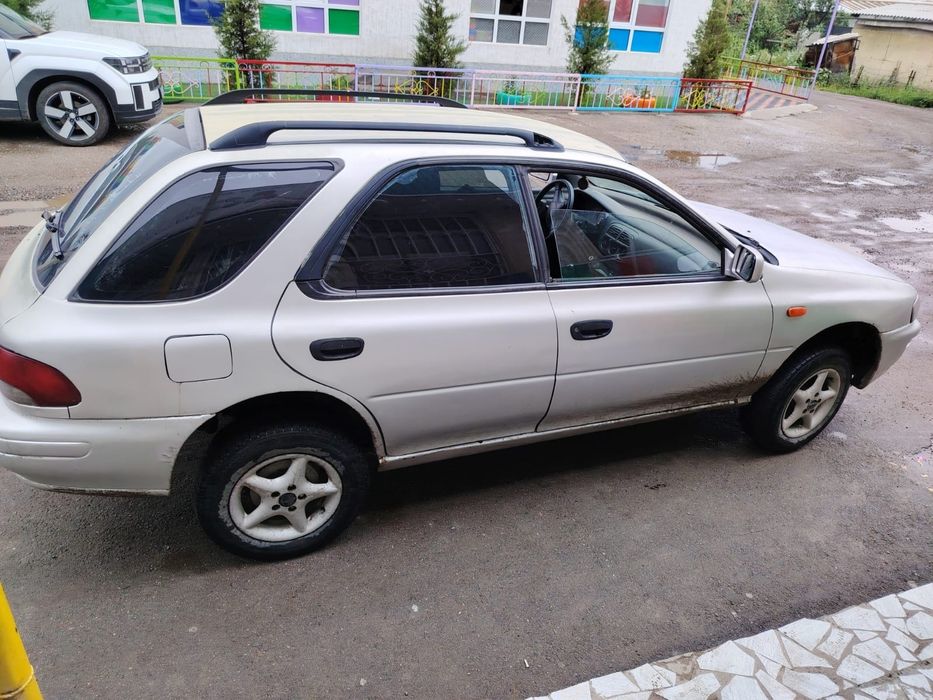 Subaru Impreza 2л мех