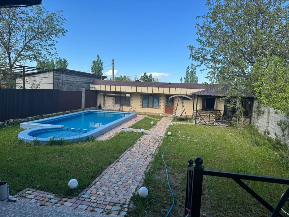 Айна Коттедж Біркөлік