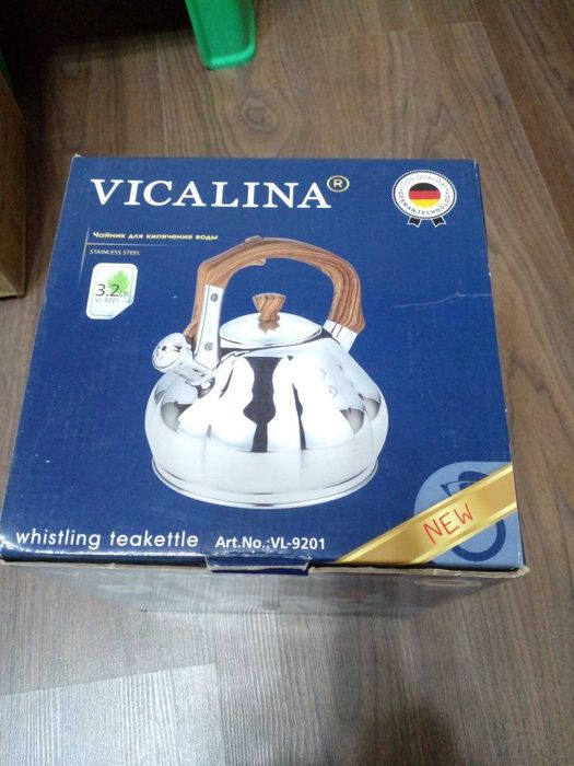 Металлический чайник VICALINA Германия, 3.2 л c деревянной ручкой