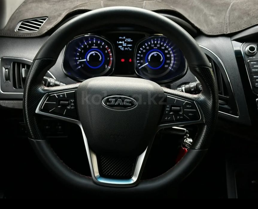 Продам автомобиль JAC S5