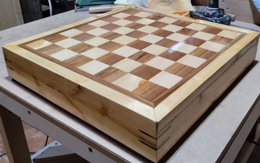 Shaxmat doskasi oynash uchun