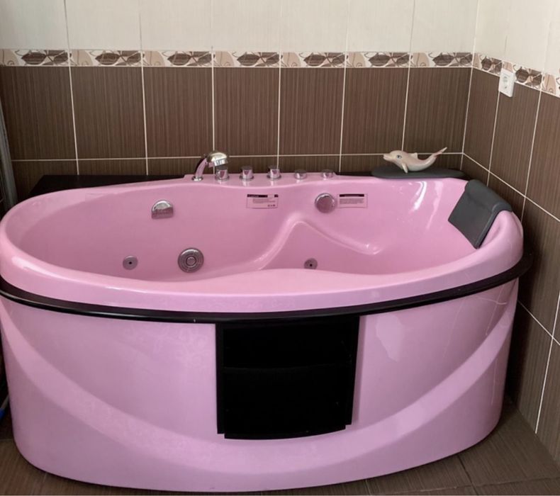 Джакузи с  гидромассажем