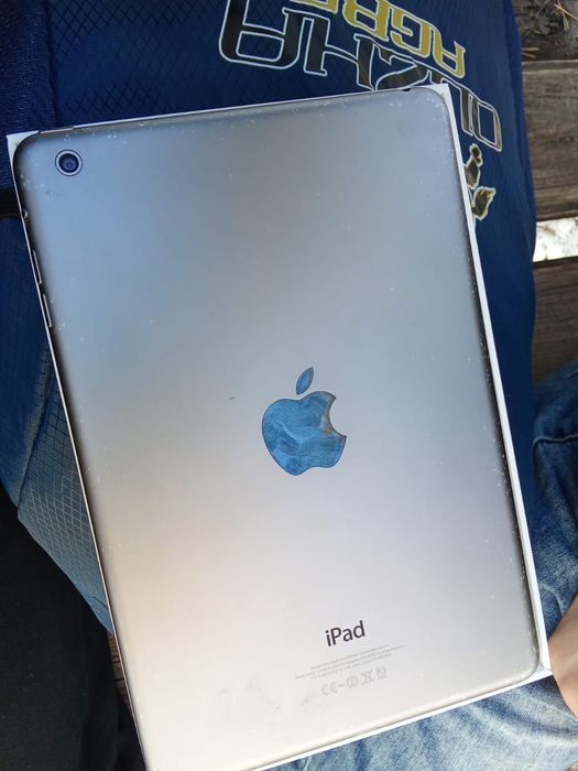 Продаю iPad мини