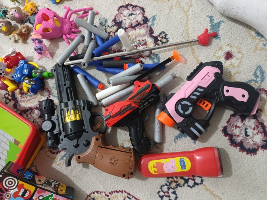 Продам игрушки развивающие для детей