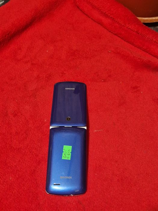 Telefon cu clapeta perfect funcțional