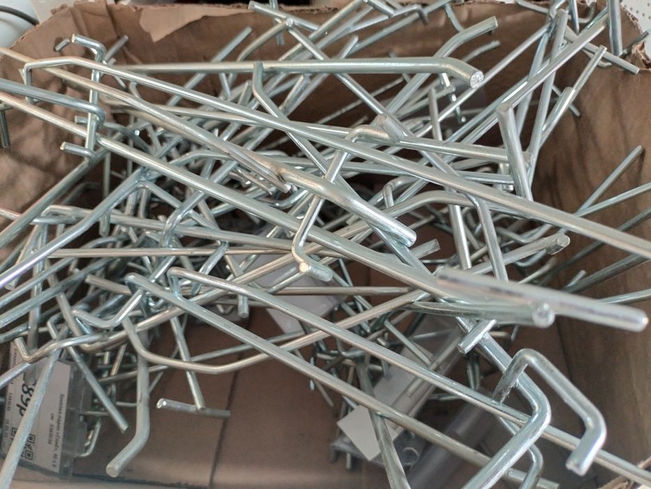 Крючок металлический