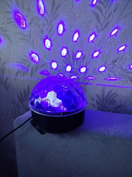 Световая музыкальная колонка