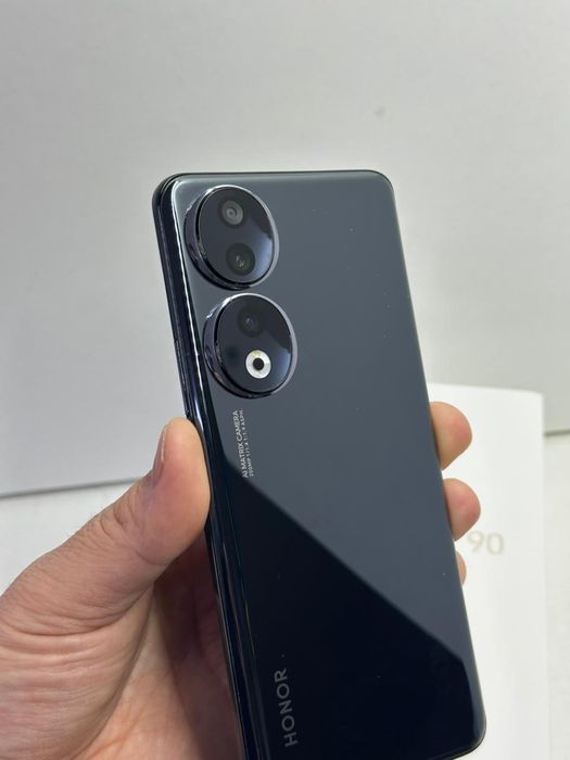 Продам Honor 90 256г 5G