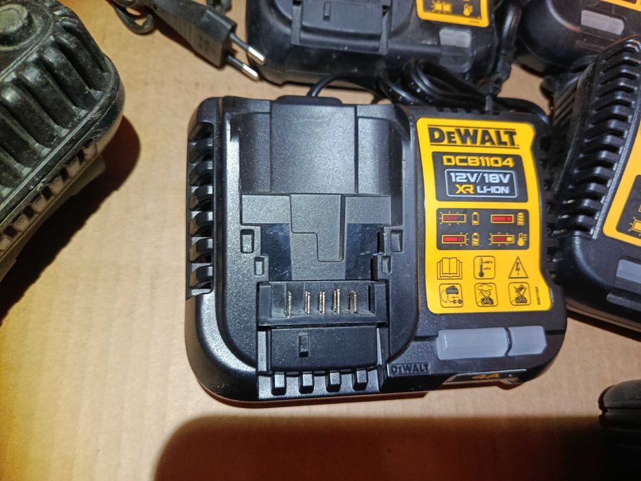 DeWalt DCB105 DCB113 DCB115 charger incarcator sursa baterie 12V 18V