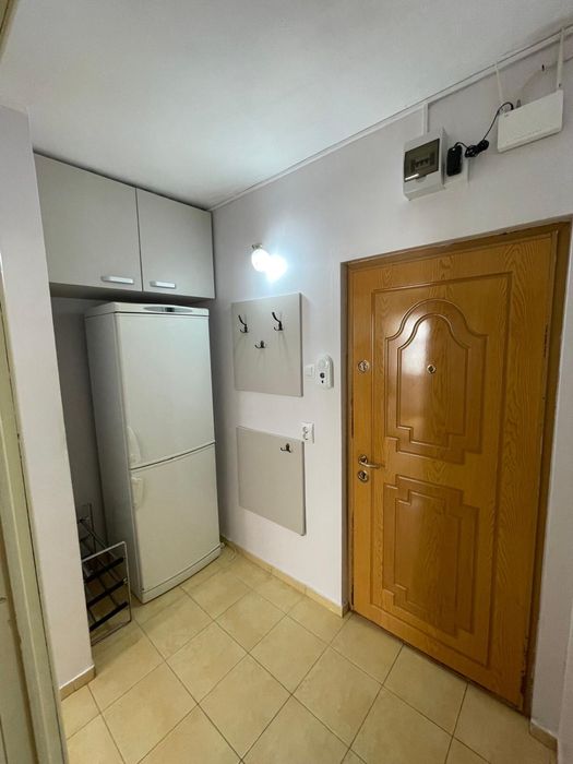 Apartament 1 cameră utilat, I.C.Frimu et. 1 28 mp  lângă școala gimnazială Miron Costin Preț 1500 lei