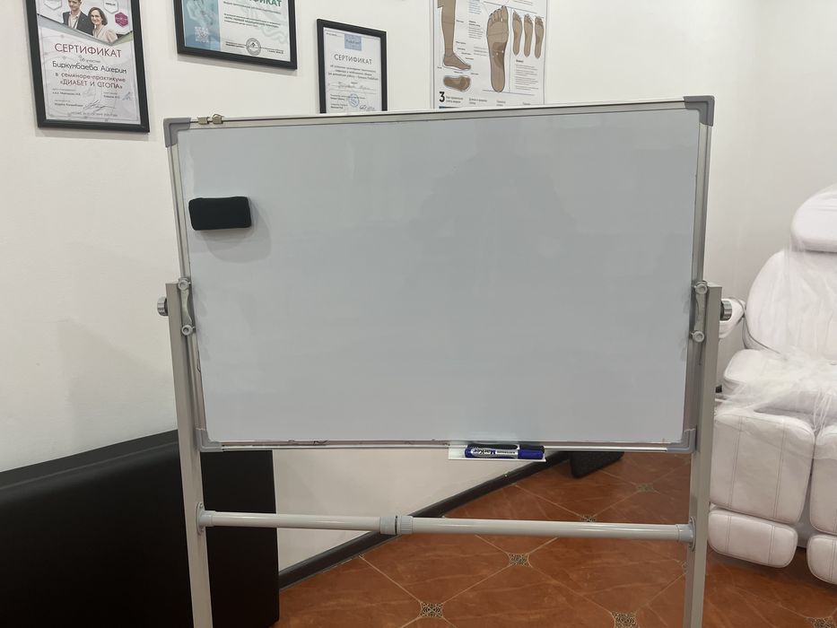 Продам доску флипчарт.