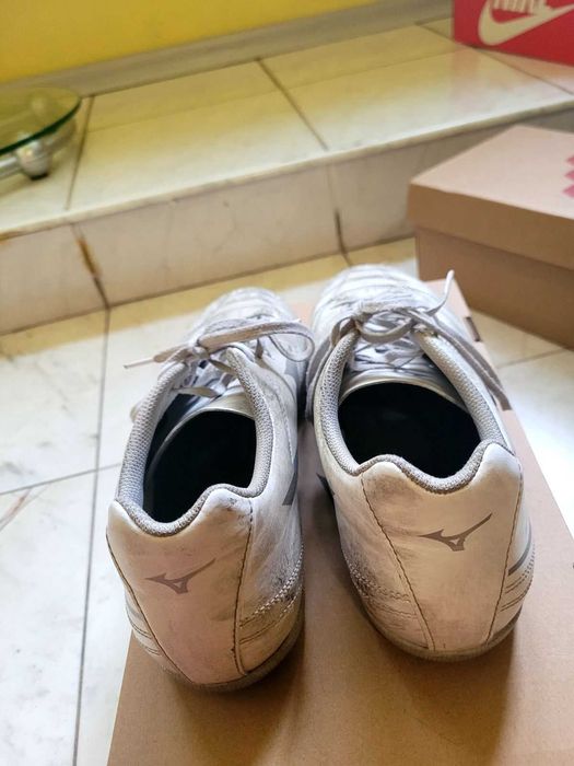 Стоножки - футболни обувки Мизуно, Mizuno