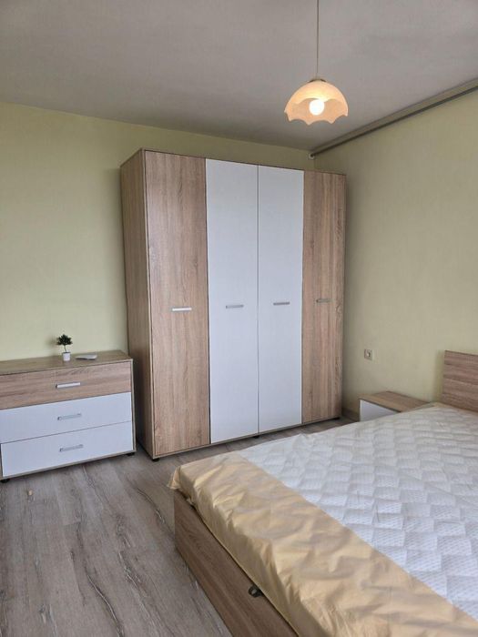 Тристаен апартамент в ж.к. Зона Б-18.
