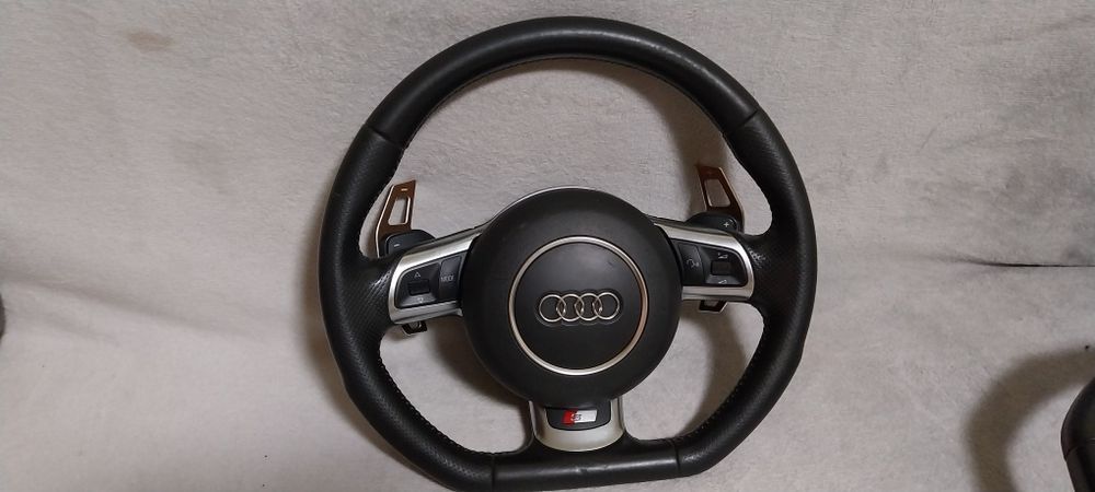 Volan teșit  Audi A3 A4 B8 A4 B8,5, A5, A6 C6, A6 C7