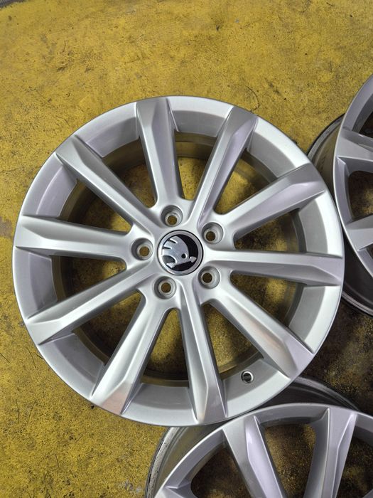 4 Jante Aliaj 5x112 17'' OEM VW Passat Tiguan Touran Sharan Caddy Scirocco T-ROC 6.5J ET 41 - MODEL 2024 / Skoda Octavia Superb Yeti Karoq Kodiaq