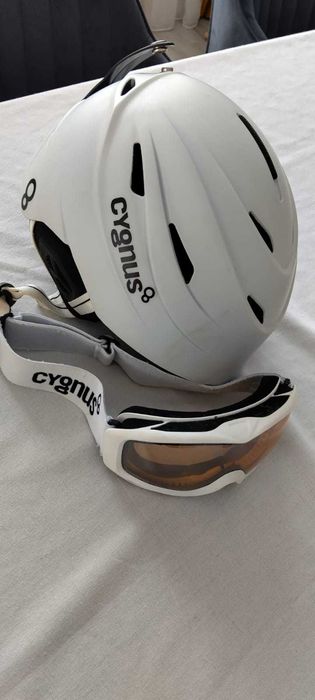 Casca si ochelarii ski