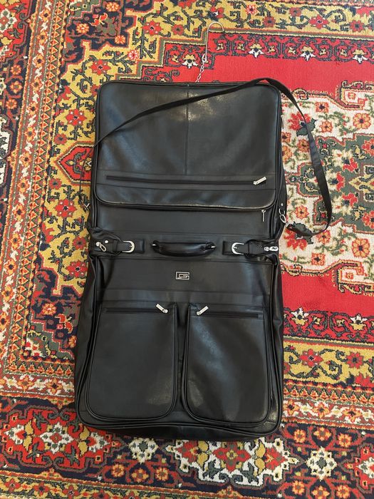 Продам сумку для костюмов GUCCI