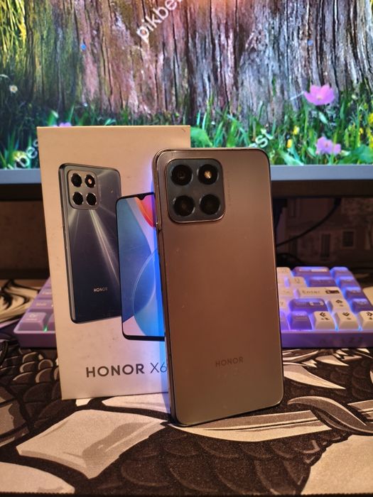 Продам телефон Honor x6