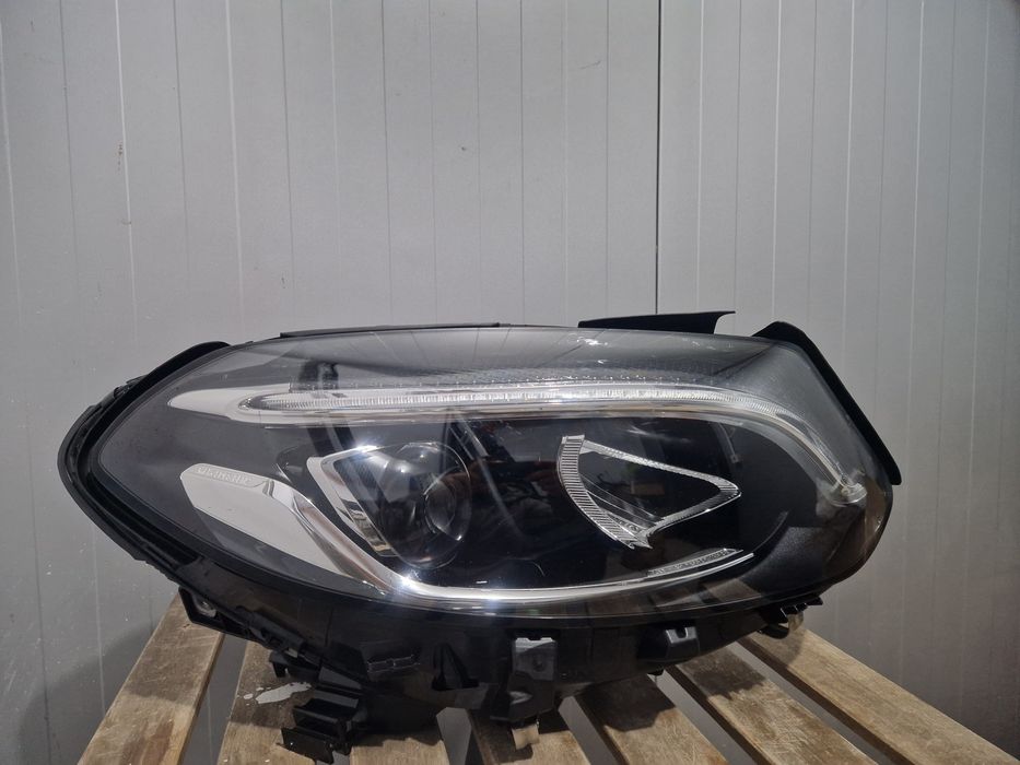 Farul stâng  Farul drept full led  Mercedes B class w246