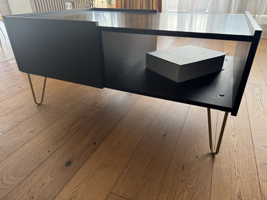 Masa cafea din pal cu blat model marmura si picioare aurii