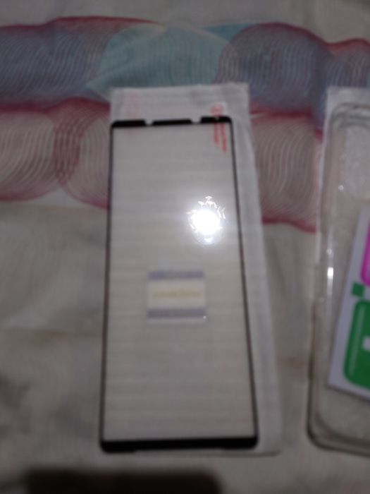 Sony Xperia 5/3 ga oyna zashita va chixol sotiladi xolati yangi