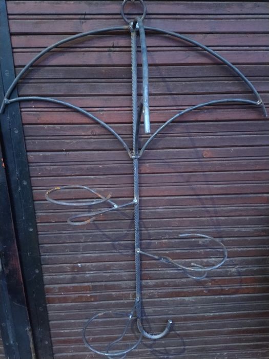 Цветарник Чадър за стена