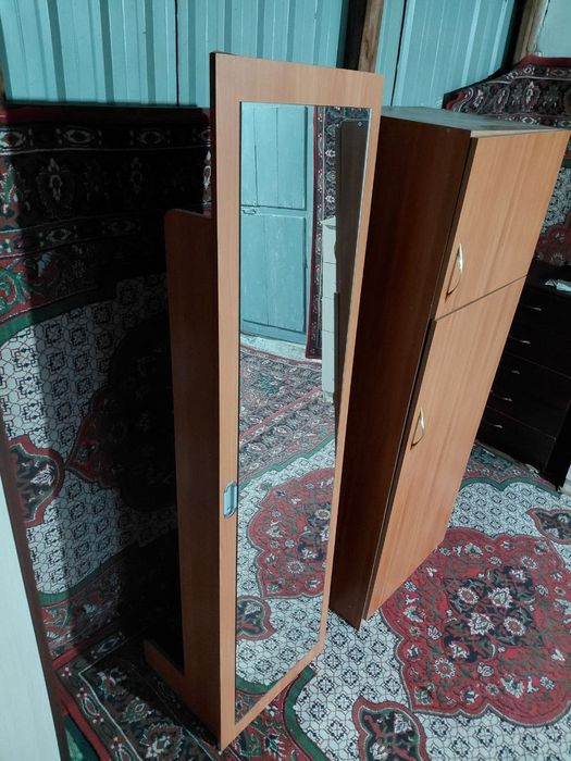 Продаётся шкаф с зеркалом