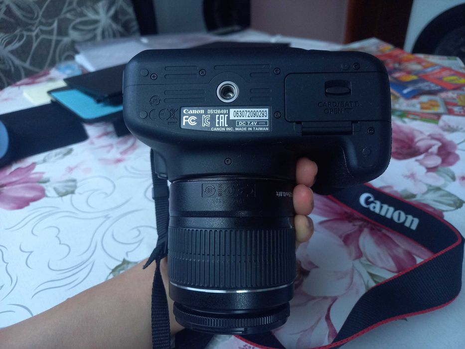 Фотоапарат Canon EOS 1200 D