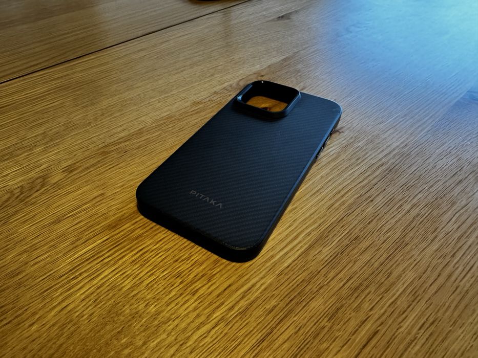 Husa Pitaka aramid fiber 600D iPhone 15 pro max