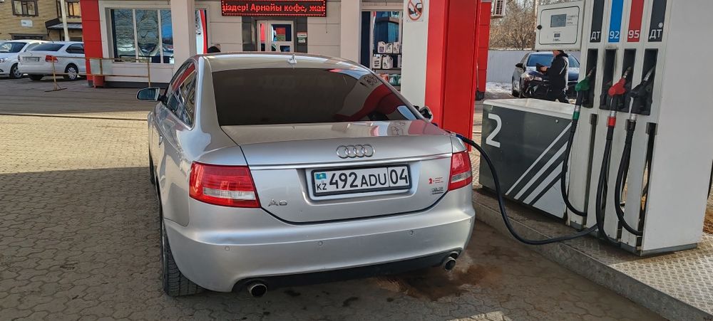 Автомобиль ауди А6