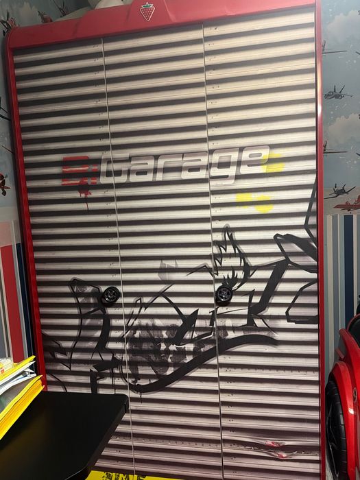 Детска стая комплект с легло с матрак и гардероб перде килим скрин