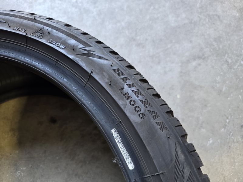 225/40/19 BRIDGESTONE 2бр