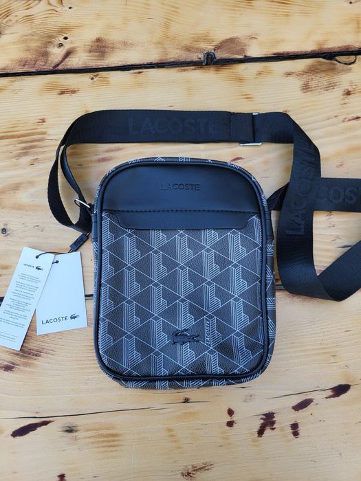 Borsetă Lacoste Neagra