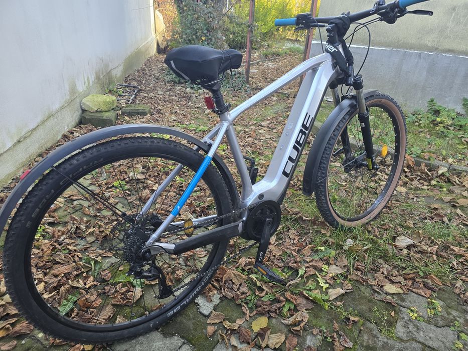 Bicicleta electrica CUBE