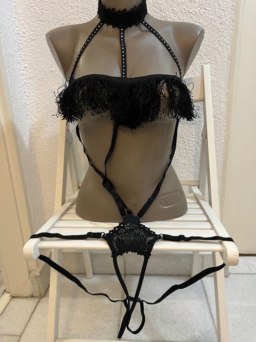 Продавам еротичен комплект.Нов! 016