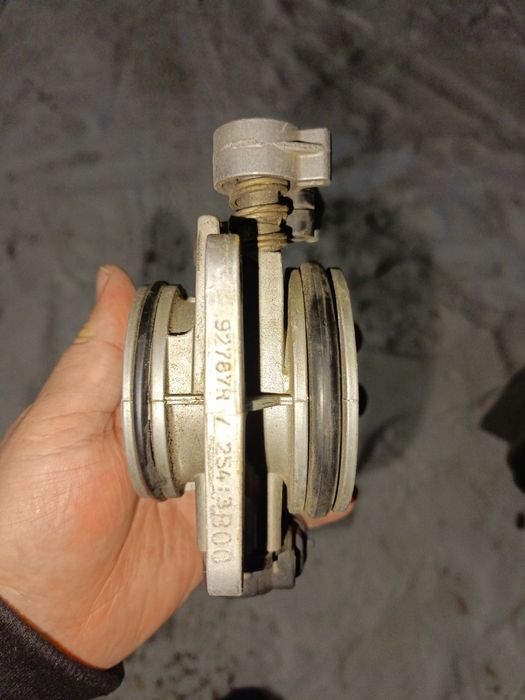 Дроссельная заслонка