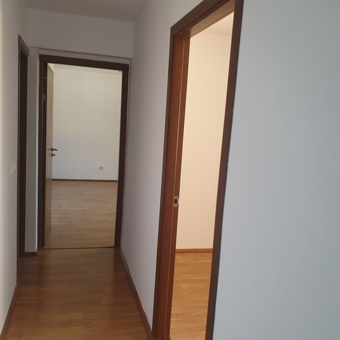 Apartament cu trei camere