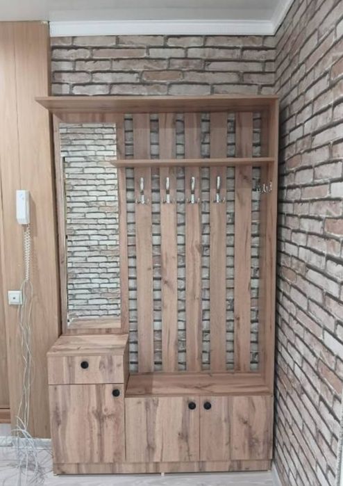 Продам прихожую новая