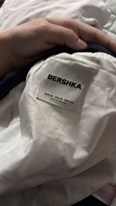 Ветровка Bershka