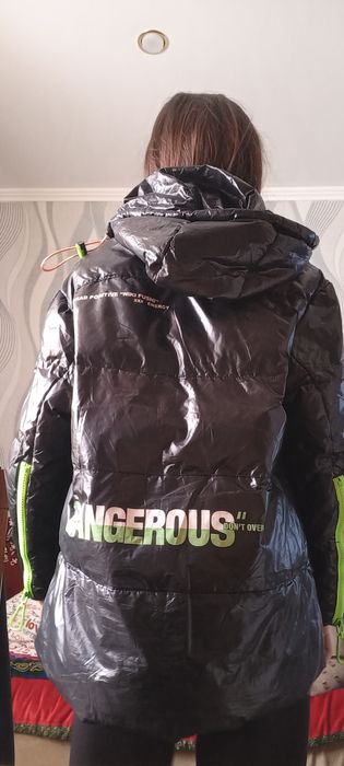 Продам новую куртку