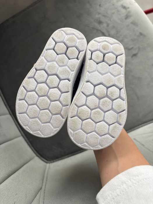 Маратонки adidas 20