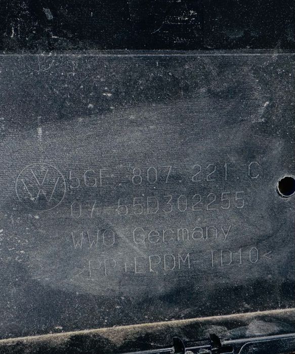 Bara fata VW Golf GTE FL 2015-2020 cu grila CENTRALA