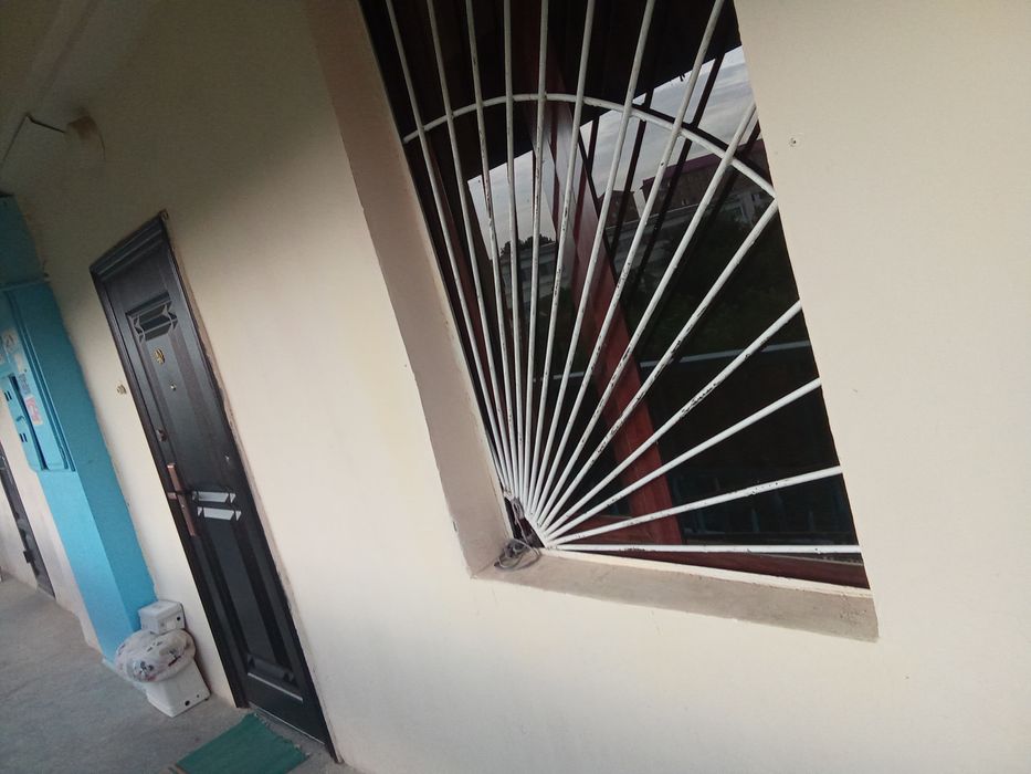 3 xonali kvartira sotiladi 10-mikrorayonda sotiladi